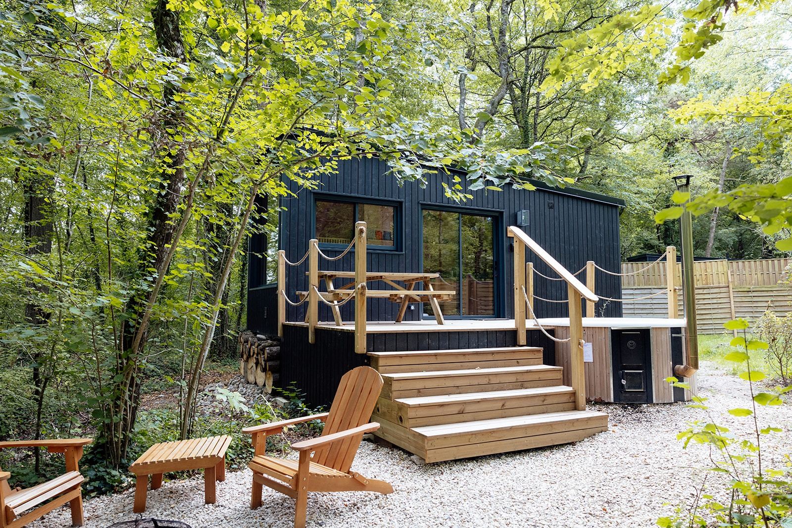 Découvrir la tiny house Soleil Location hébergement insolite en forêt - Tiny house Soleil